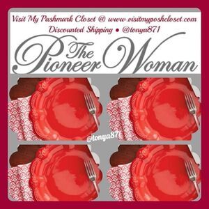🦋 New Pioneer Woman Toni Red Ruffle Edge Dinner Plates, Set of 4